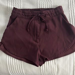H&M shorts, zip and clasp waist, pockets